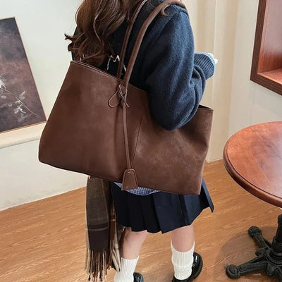 Joan Veganes Wildleder-Tasche